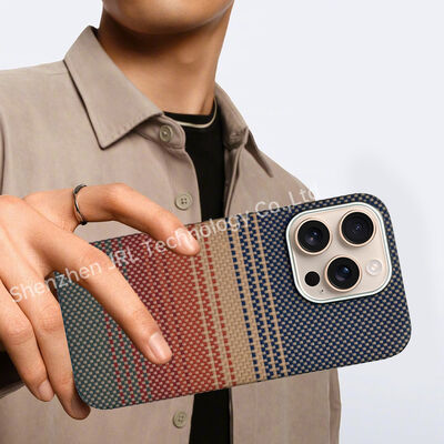 Προσαρμοσμένη κάλυψη κινητού από ανθρακονήματα Super Thin Aramid για iPhone 17 Pro