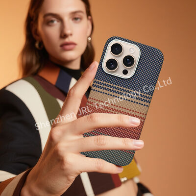 Προσαρμοσμένη κάλυψη κινητού από ανθρακονήματα Super Thin Aramid για iPhone 17 Pro