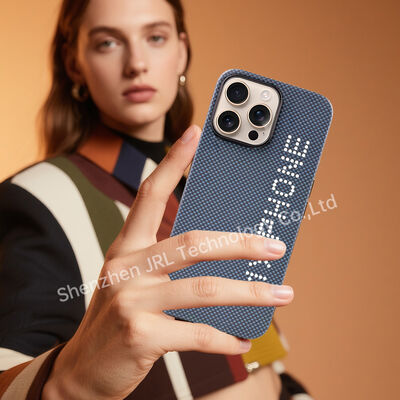 Glow In The Dark Υπερφωτεινό κάλυμμα κινητού από ανθρακονήματα για iPhone 17 Pro